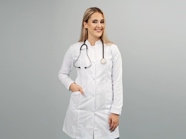 Jaka odzież medyczna jest odpowiednia dla personelu laboratoryjnego?